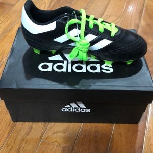 Adidas kid’s soccer cleats NIB Size 1